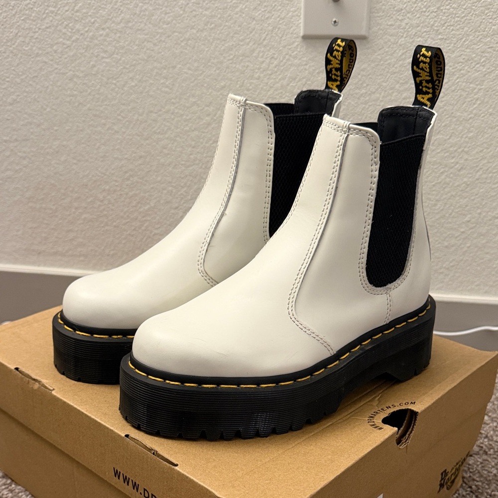 Dr. Martens Women’s 2976 Quad Chelsea Boots